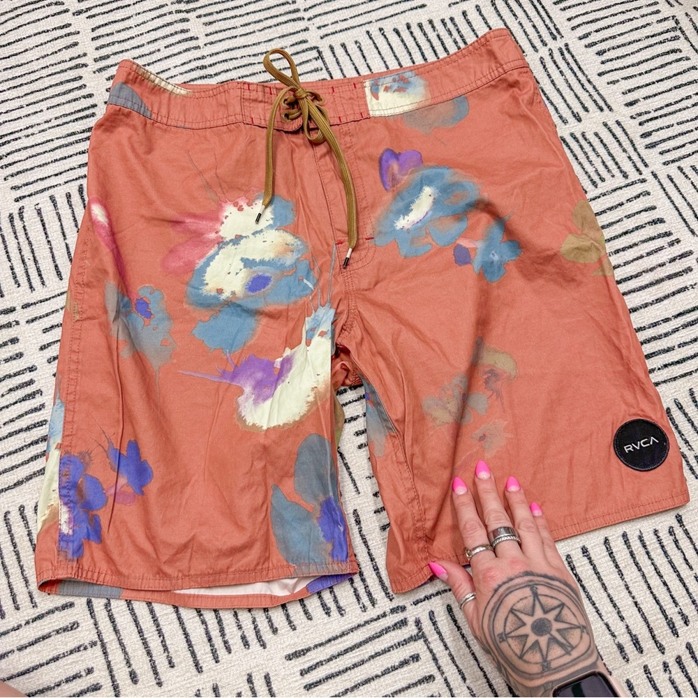 Men’s RVCA vintage brushed watercolor board shorts 33